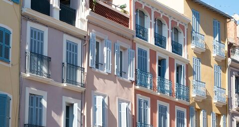 Pastel Shuttered Facades, jigsaw puzzle photo